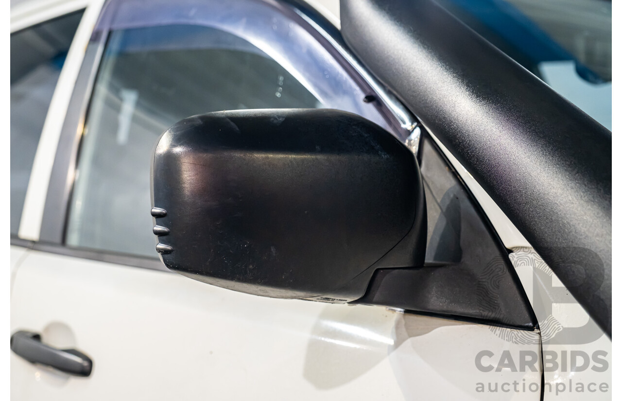 10/2014 Mitsubishi Triton Glx-R (4x4) MN MY14 Update 4d Double Cab Utility White Turbo Diesel 2.5L