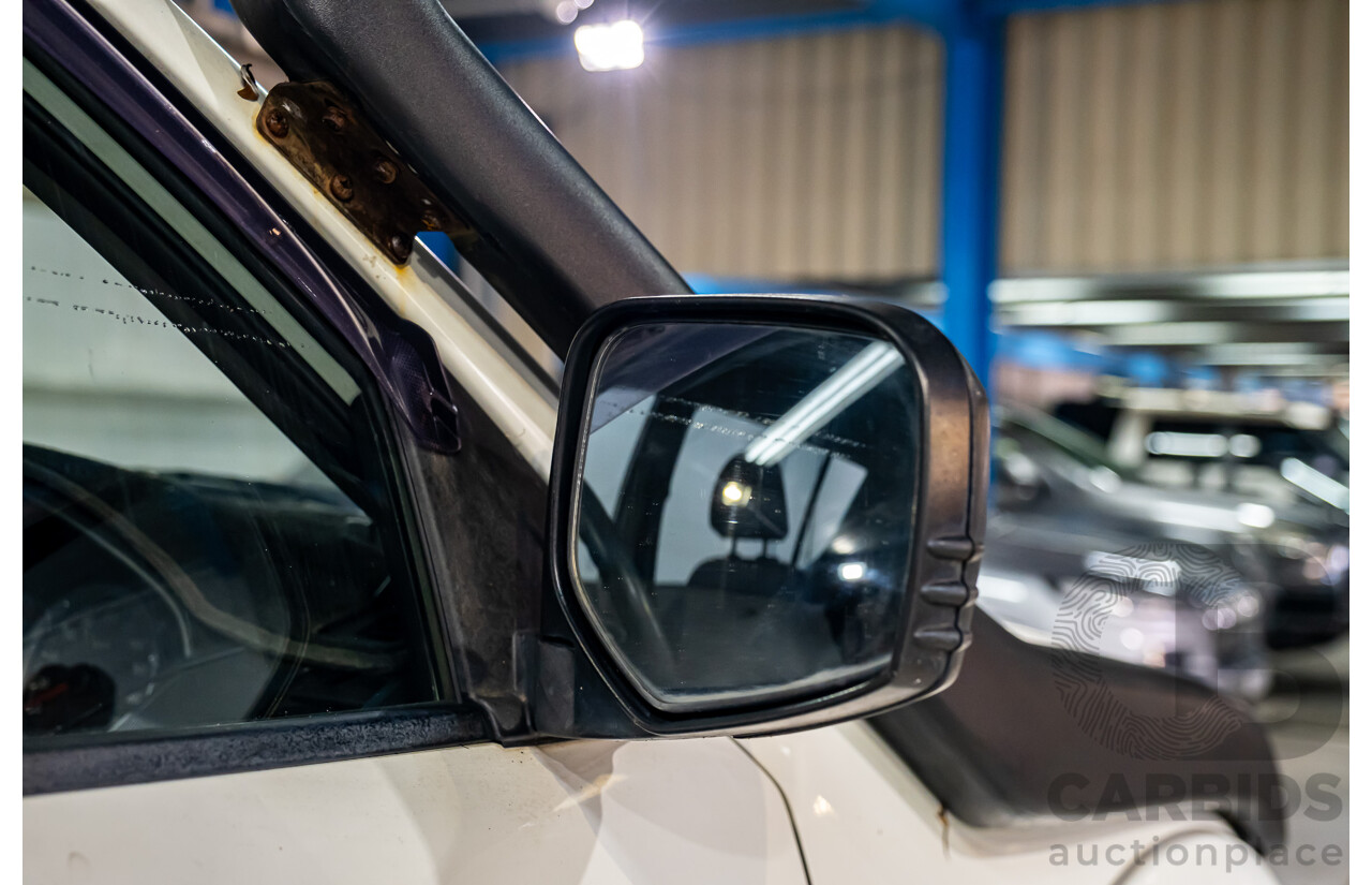 10/2014 Mitsubishi Triton Glx-R (4x4) MN MY14 Update 4d Double Cab Utility White Turbo Diesel 2.5L