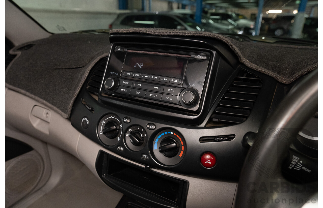 10/2014 Mitsubishi Triton Glx-R (4x4) MN MY14 Update 4d Double Cab Utility White Turbo Diesel 2.5L