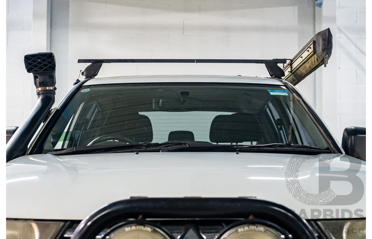 10/2014 Mitsubishi Triton Glx-R (4x4) MN MY14 Update 4d Double Cab Utility White Turbo Diesel 2.5L