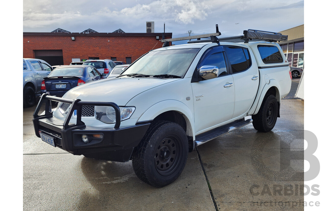 03/2011 Mitsubishi Triton GLX-R (4x4) MN MY11 Double Cab Utility White 2.5L