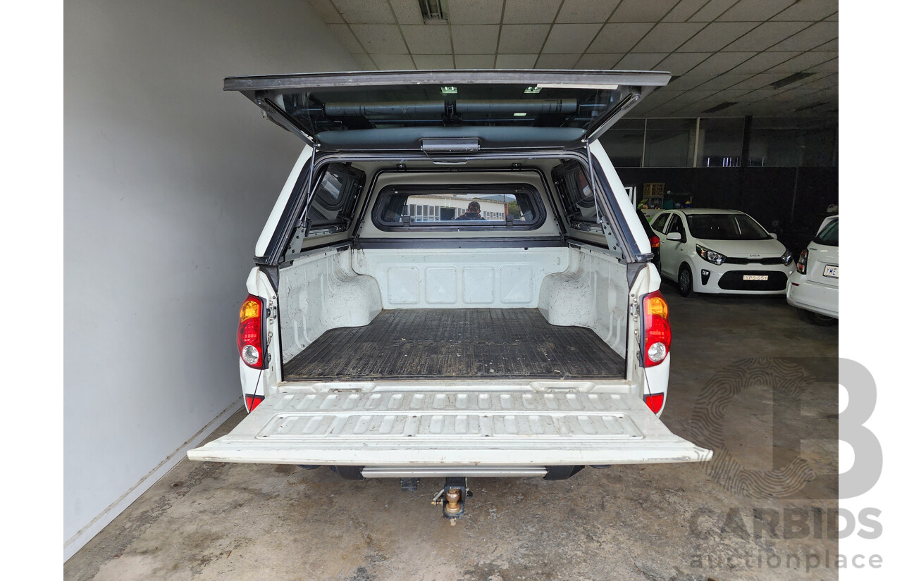 03/2011 Mitsubishi Triton GLX-R (4x4) MN MY11 Double Cab Utility White 2.5L