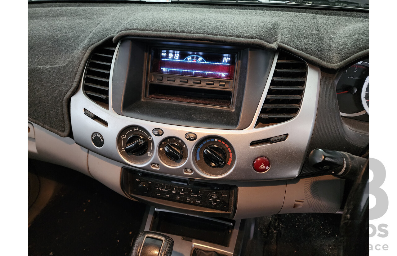 03/2011 Mitsubishi Triton GLX-R (4x4) MN MY11 Double Cab Utility White 2.5L