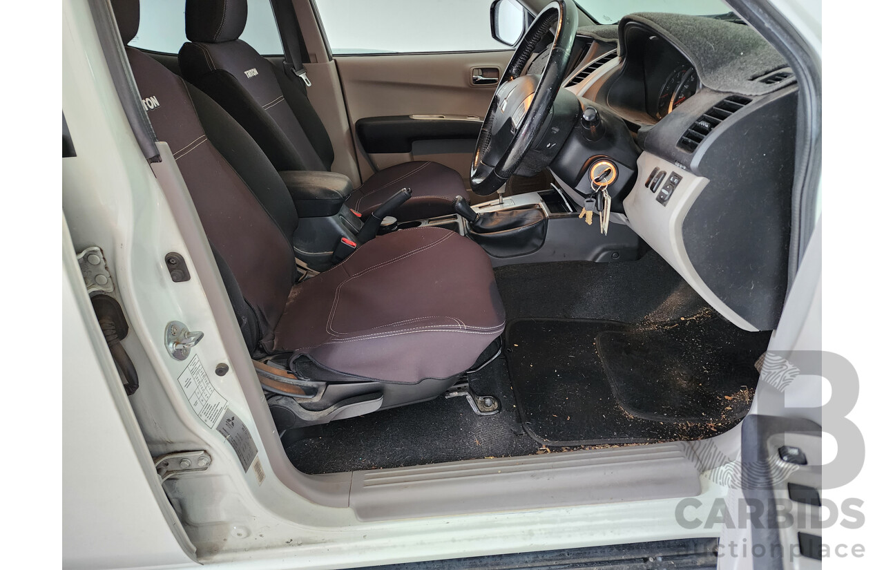 03/2011 Mitsubishi Triton GLX-R (4x4) MN MY11 Double Cab Utility White 2.5L