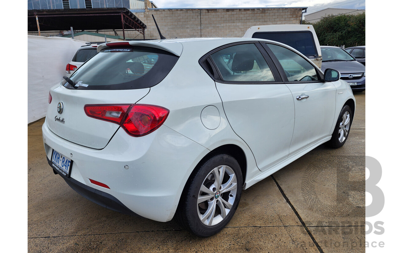 02/2014 Alfa Romeo Giulietta 1.4 FWD  5D Hatchback White 1.4L