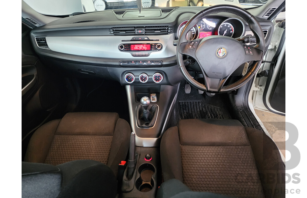 02/2014 Alfa Romeo Giulietta 1.4 FWD  5D Hatchback White 1.4L