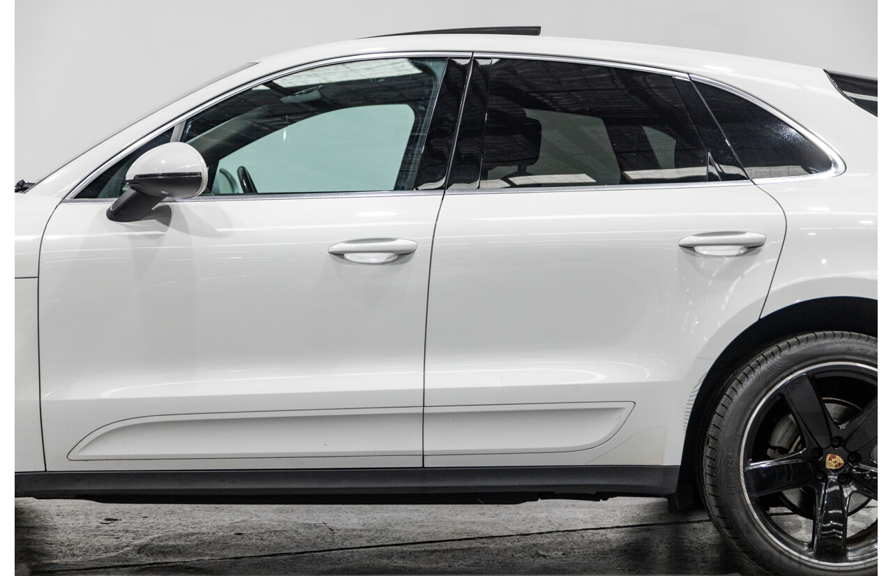 9/2015 Porsche Macan S Diesel (AWD) MY15 4d Wagon White Turbo Diesel V6 3.0L