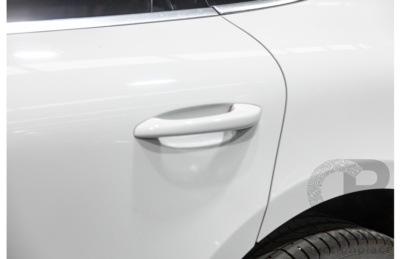 9/2015 Porsche Macan S Diesel (AWD) MY15 4d Wagon White Turbo Diesel V6 3.0L