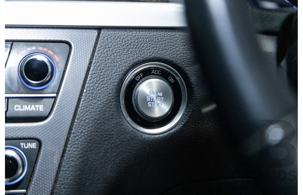 5/2015 Hyundai Genesis DH 4d Sedan Metallic Grey V6 3.8L