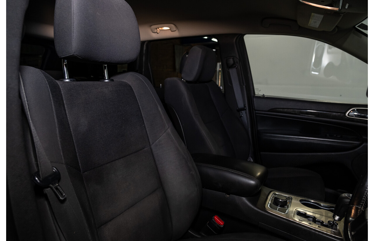 2/2011 Jeep Grand Cherokee Laredo (4x4) WK 4d Wagon Green V6 3.6L