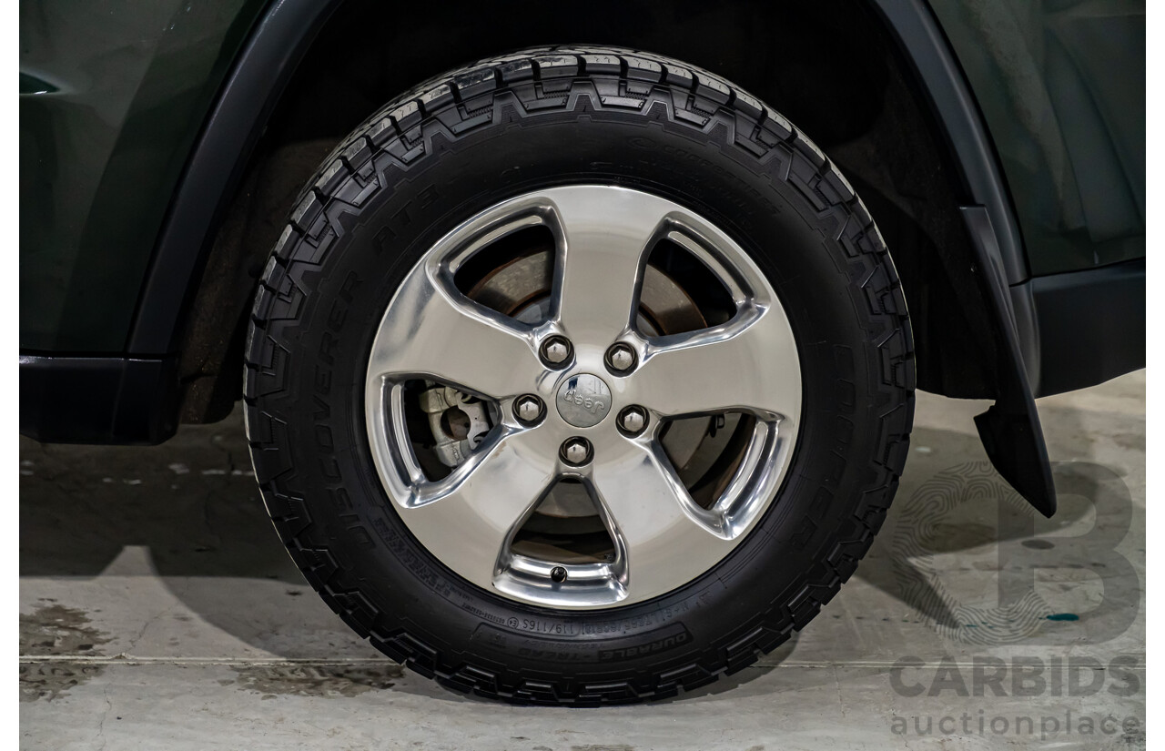 2/2011 Jeep Grand Cherokee Laredo (4x4) WK 4d Wagon Green V6 3.6L