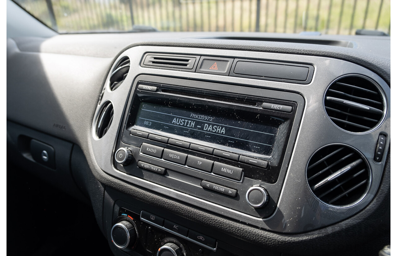 10/2011 Volkswagen Tiguan 118 TSI 5NC MY12 4d Wagon Pepper Grey Metallic Turbo 1.4L