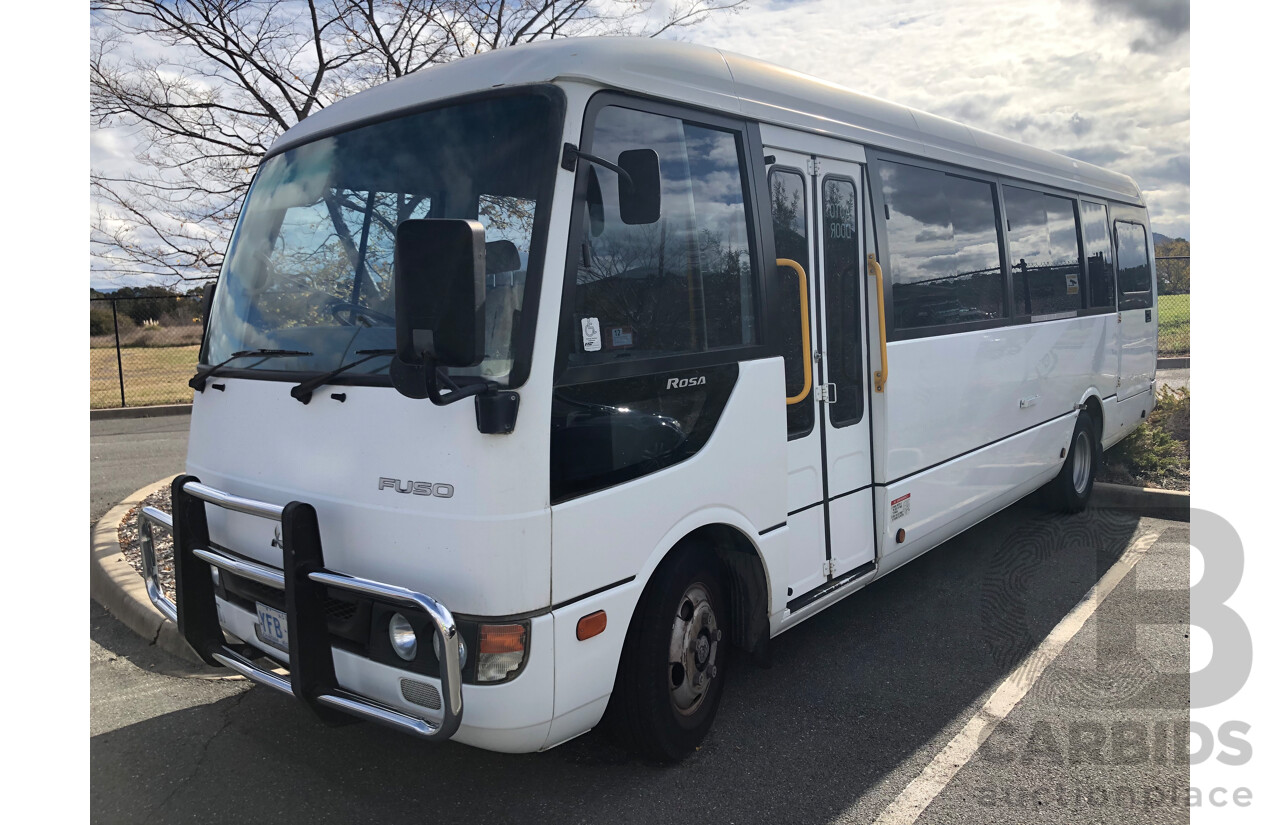 10/2007 Mitsubishi Rosa BE649 Turbo Diesel 3.9L 25 Seater Bus with Braun Vista Commercial Wheelchair Lift