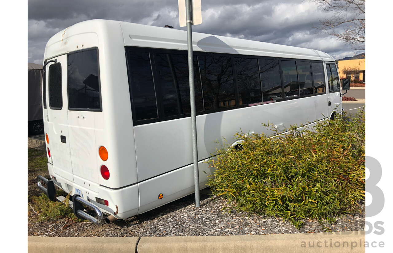 10/2007 Mitsubishi Rosa BE649 Turbo Diesel 3.9L 25 Seater Bus with Braun Vista Commercial Wheelchair Lift