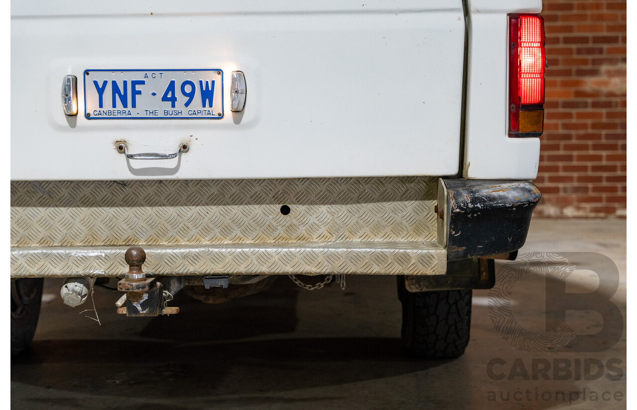 6/1991 Ford F350 Custom (4x4) 2d Ex-Ambulance White V8 5.8L