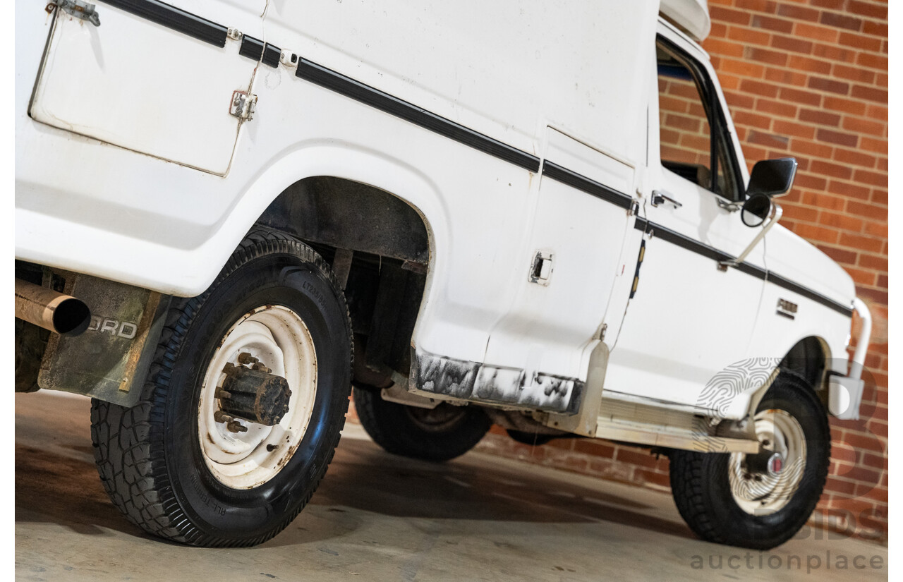 6/1991 Ford F350 Custom (4x4) 2d Ex-Ambulance White V8 5.8L