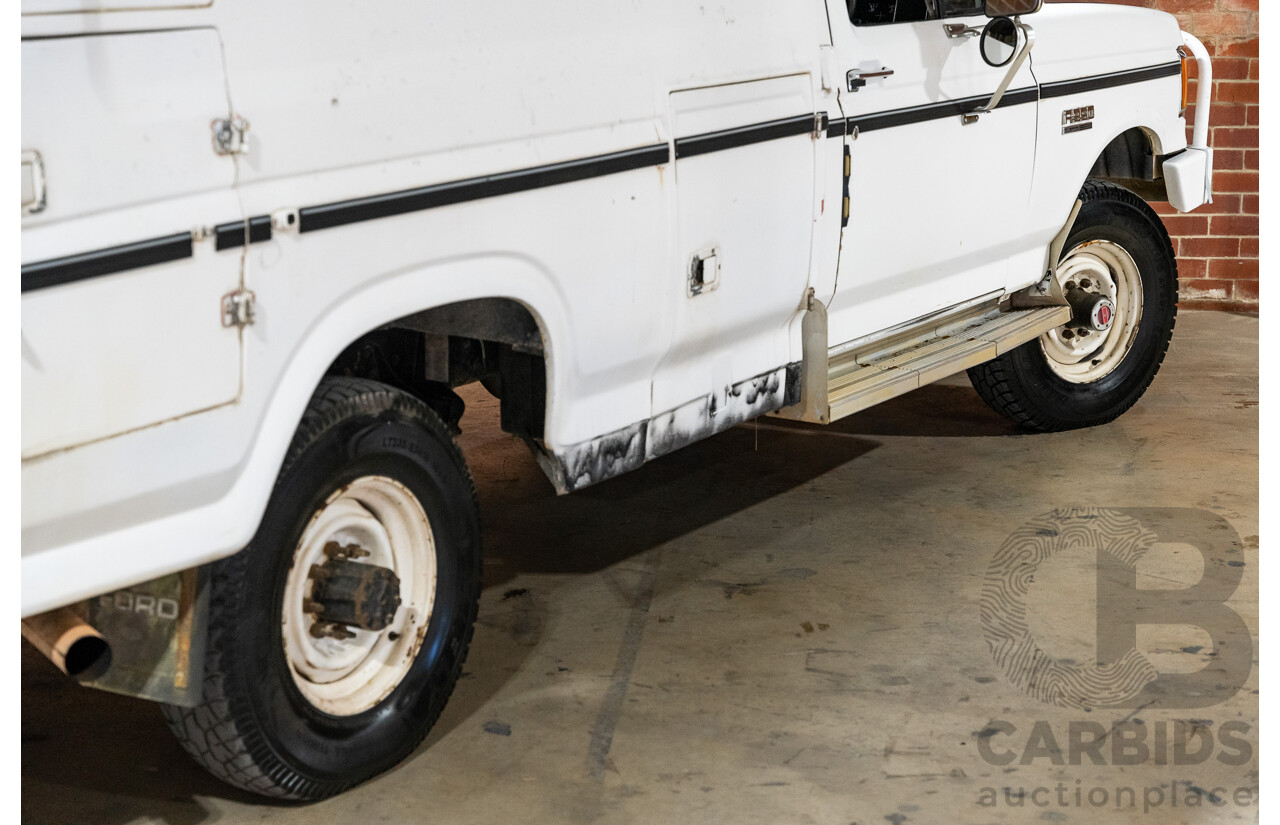 6/1991 Ford F350 Custom (4x4) 2d Ex-Ambulance White V8 5.8L