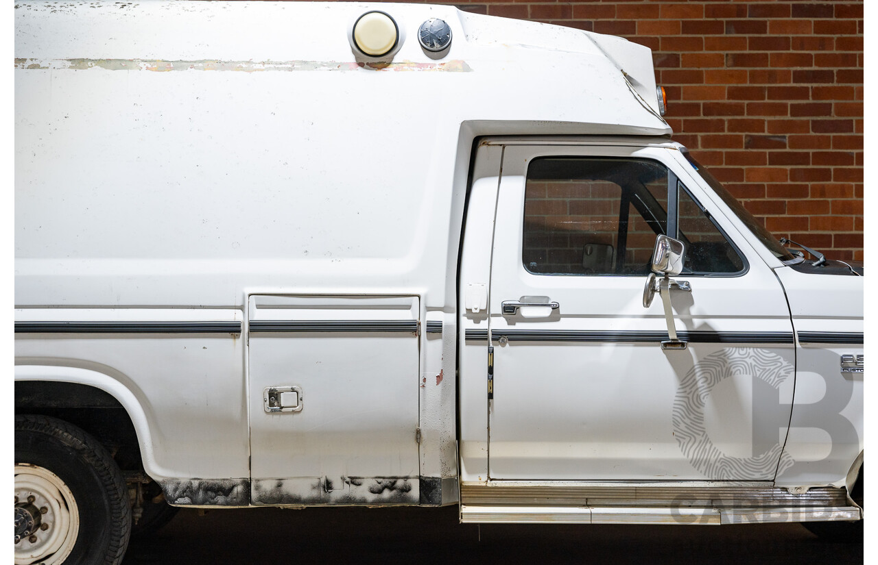 6/1991 Ford F350 Custom (4x4) 2d Ex-Ambulance White V8 5.8L