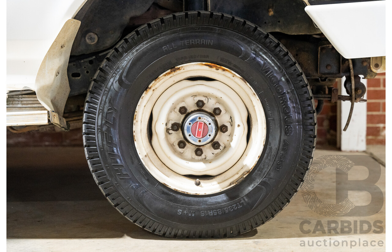 6/1991 Ford F350 Custom (4x4) 2d Ex-Ambulance White V8 5.8L