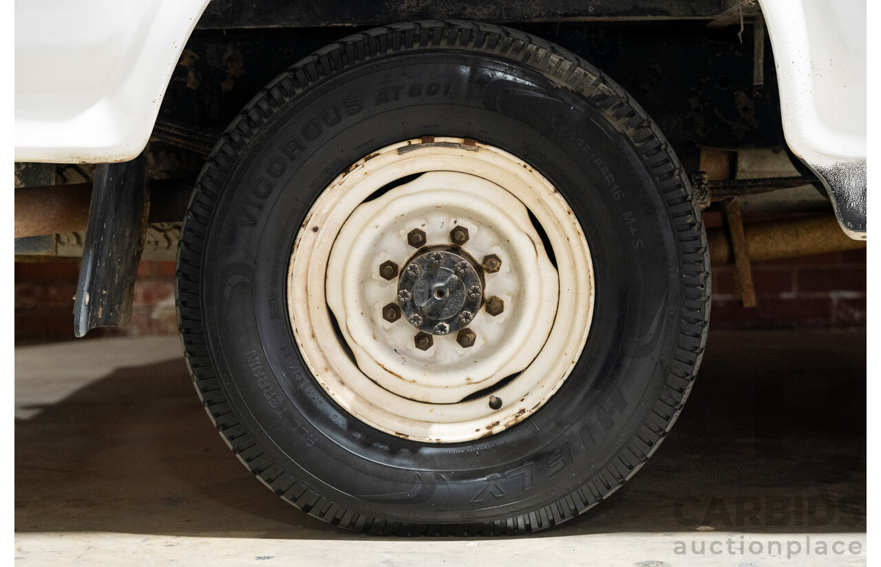 6/1991 Ford F350 Custom (4x4) 2d Ex-Ambulance White V8 5.8L