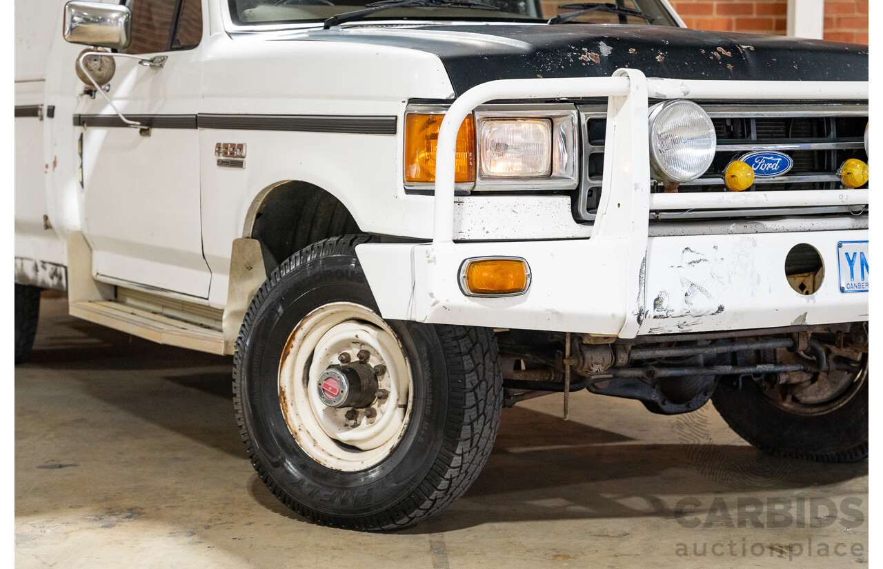 6/1991 Ford F350 Custom (4x4) 2d Ex-Ambulance White V8 5.8L