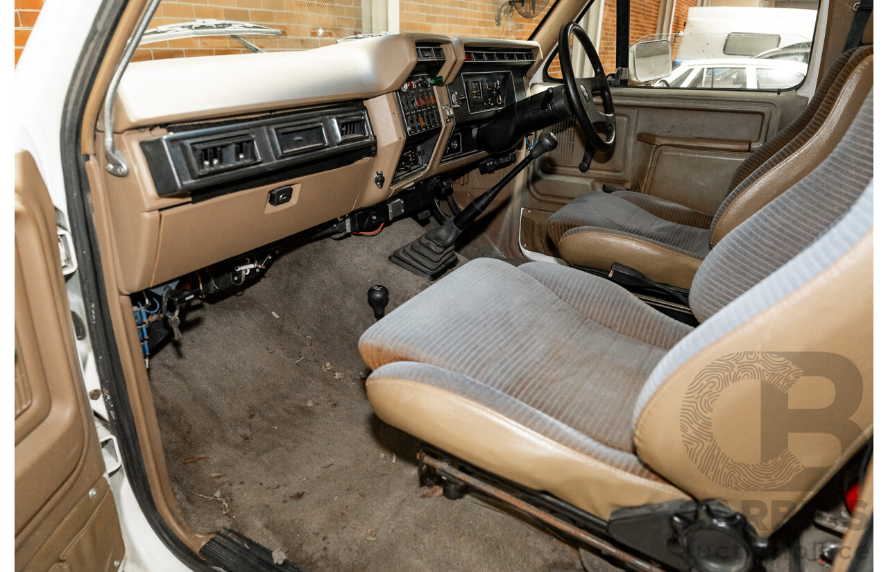 6/1991 Ford F350 Custom (4x4) 2d Ex-Ambulance White V8 5.8L