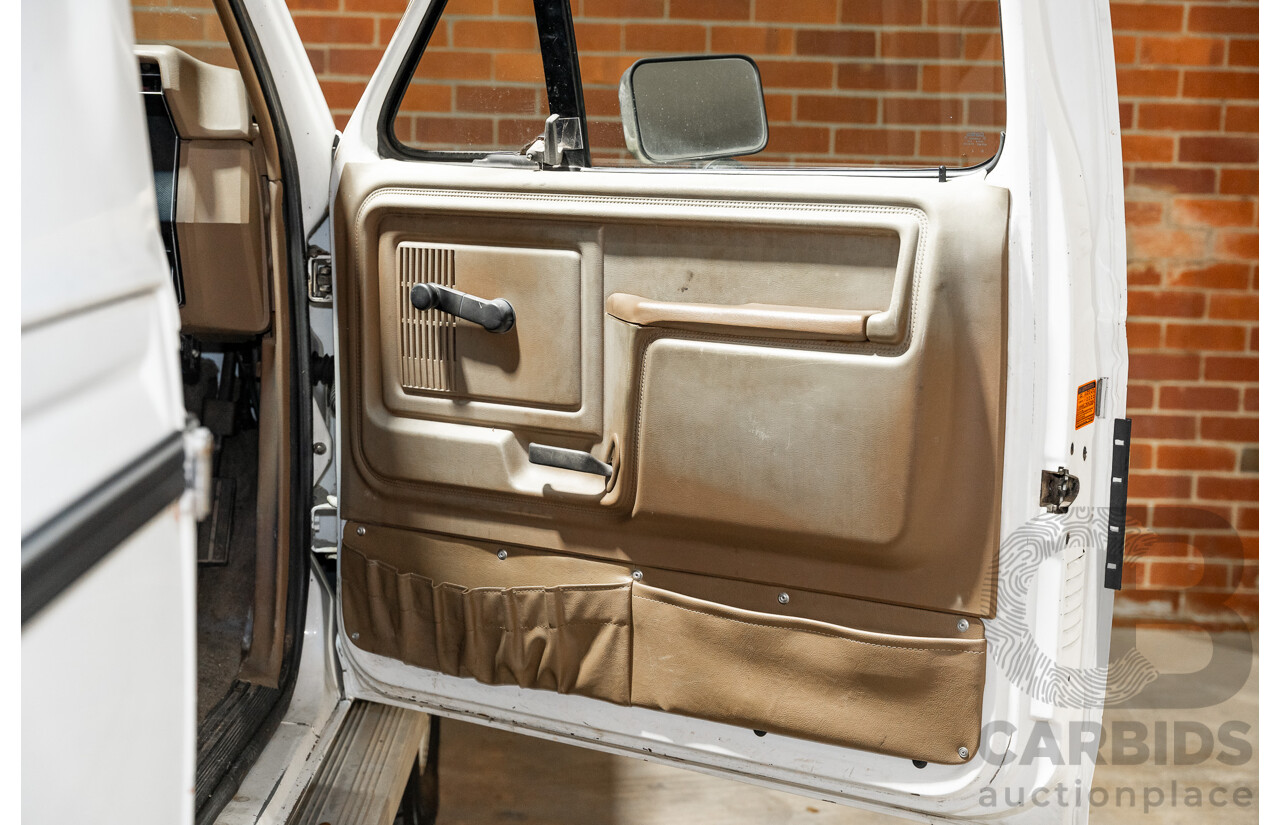 6/1991 Ford F350 Custom (4x4) 2d Ex-Ambulance White V8 5.8L