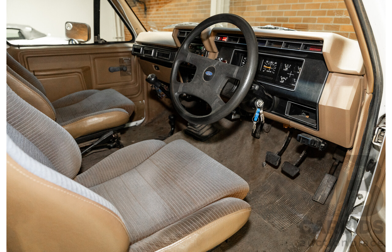 6/1991 Ford F350 Custom (4x4) 2d Ex-Ambulance White V8 5.8L