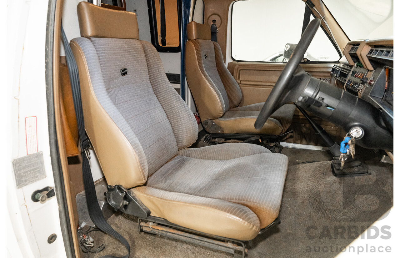 6/1991 Ford F350 Custom (4x4) 2d Ex-Ambulance White V8 5.8L