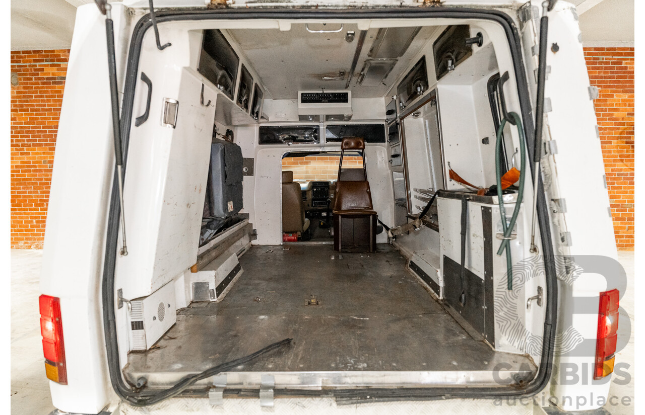 6/1991 Ford F350 Custom (4x4) 2d Ex-Ambulance White V8 5.8L