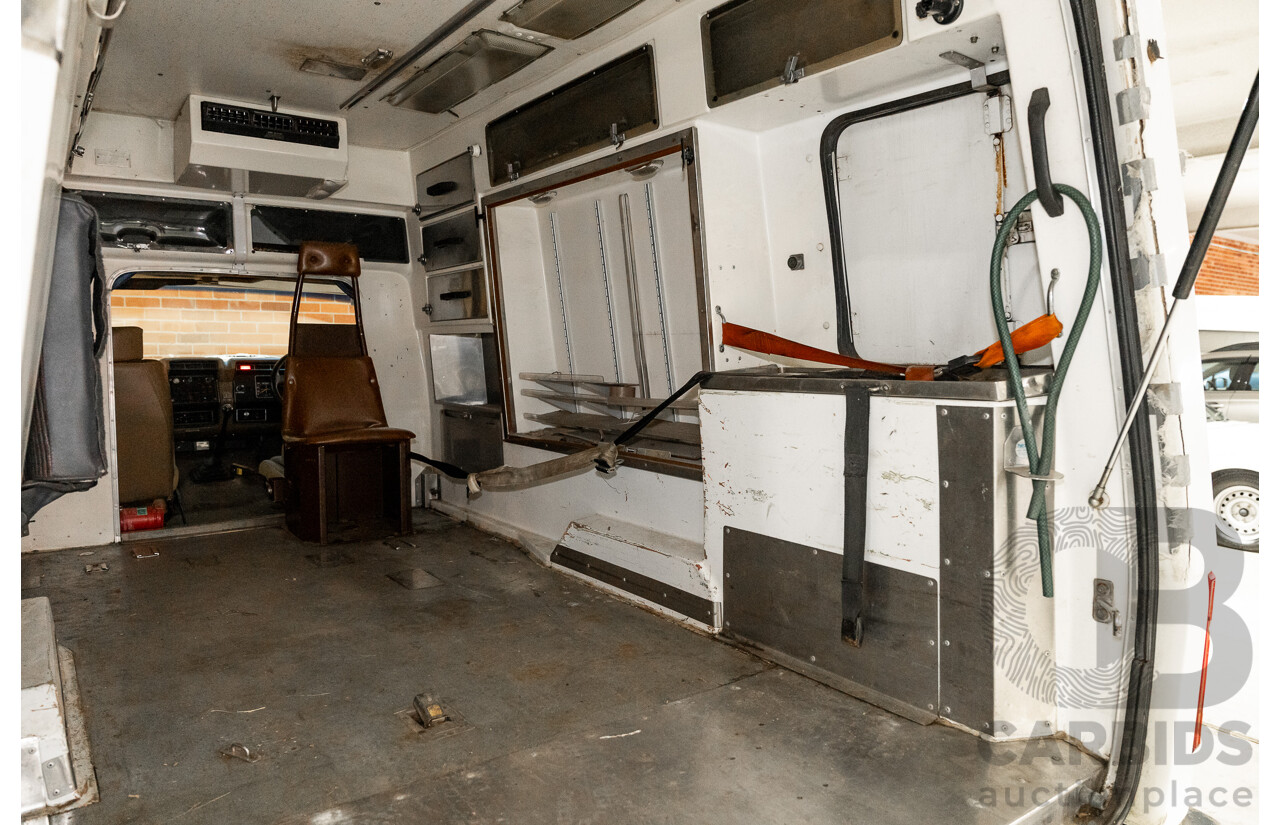 6/1991 Ford F350 Custom (4x4) 2d Ex-Ambulance White V8 5.8L