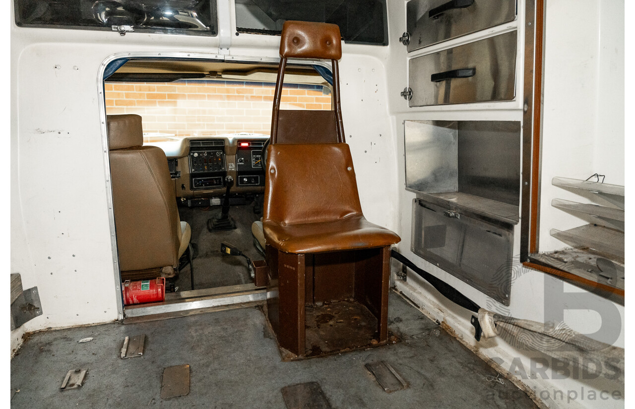 6/1991 Ford F350 Custom (4x4) 2d Ex-Ambulance White V8 5.8L