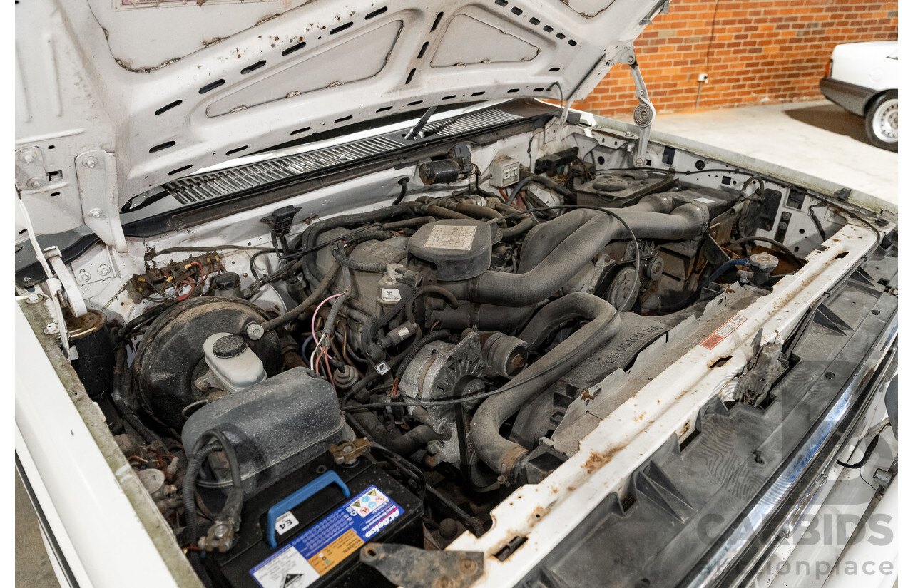 6/1991 Ford F350 Custom (4x4) 2d Ex-Ambulance White V8 5.8L