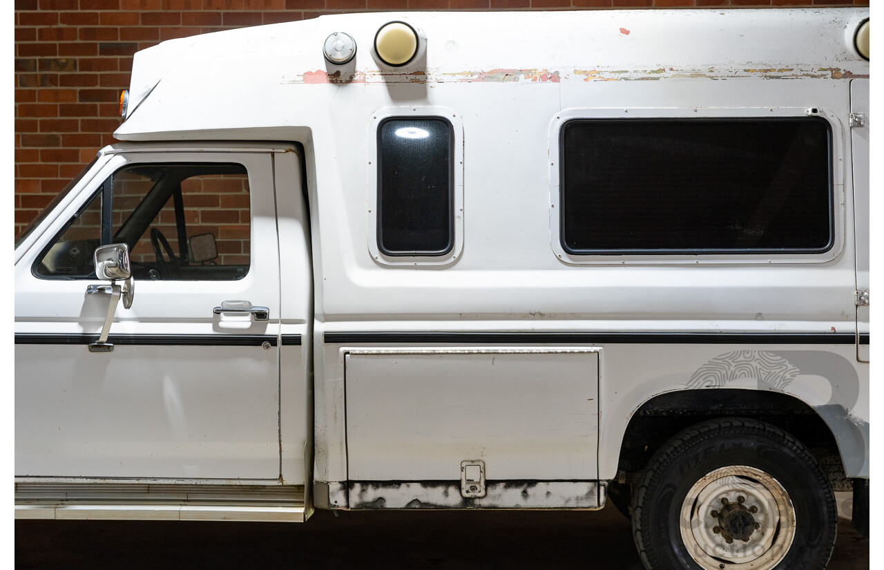 6/1991 Ford F350 Custom (4x4) 2d Ex-Ambulance White V8 5.8L
