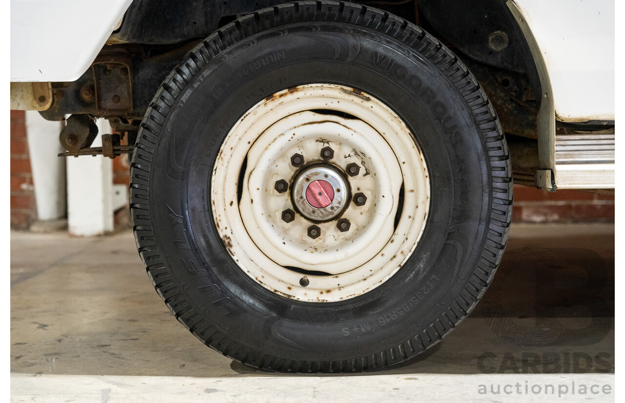 6/1991 Ford F350 Custom (4x4) 2d Ex-Ambulance White V8 5.8L