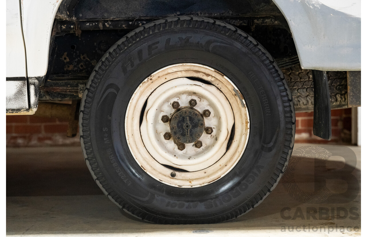 6/1991 Ford F350 Custom (4x4) 2d Ex-Ambulance White V8 5.8L