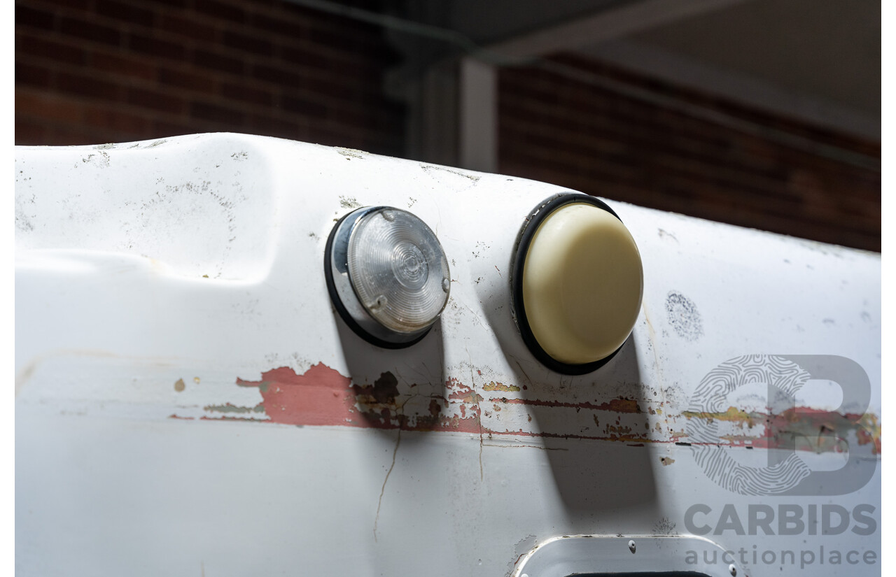 6/1991 Ford F350 Custom (4x4) 2d Ex-Ambulance White V8 5.8L