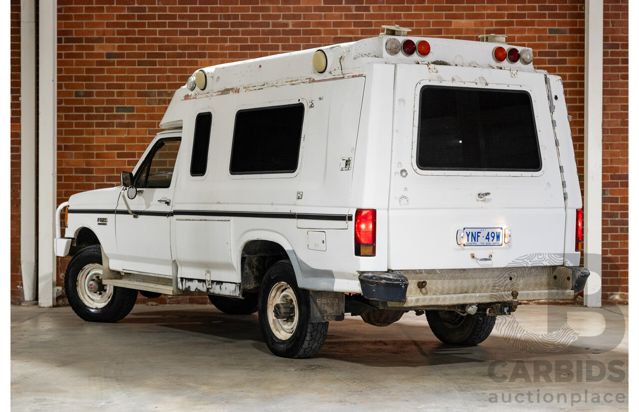 6/1991 Ford F350 Custom (4x4) 2d Ex-Ambulance White V8 5.8L