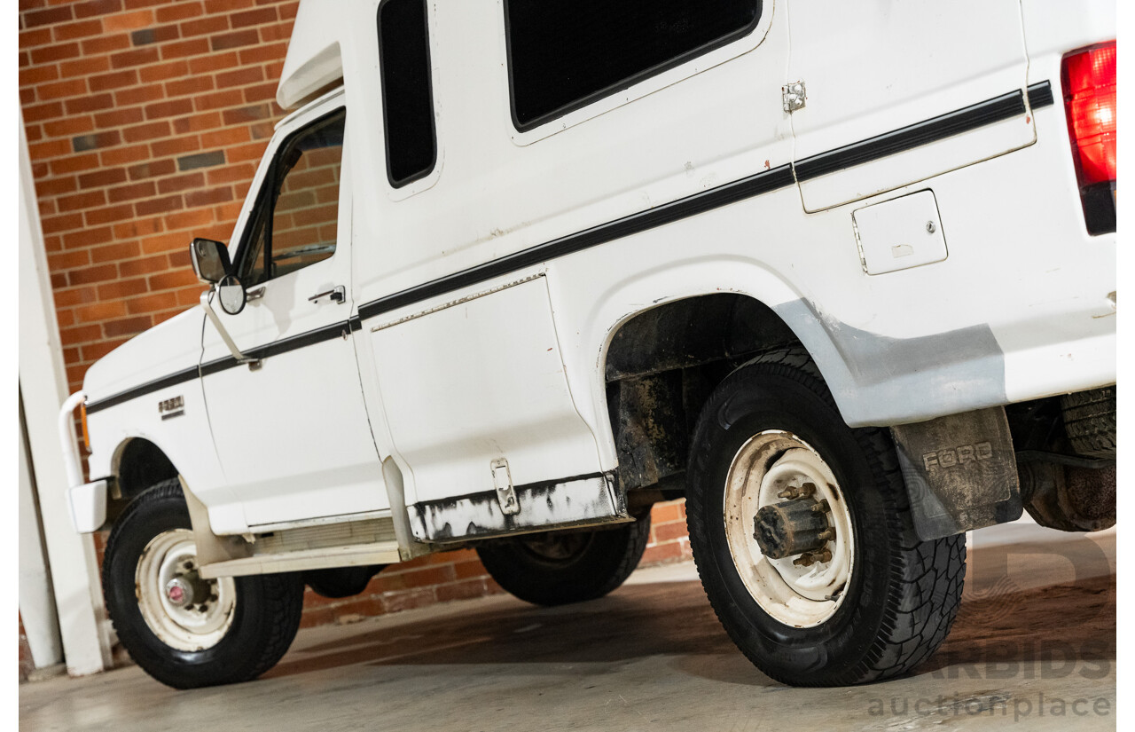 6/1991 Ford F350 Custom (4x4) 2d Ex-Ambulance White V8 5.8L