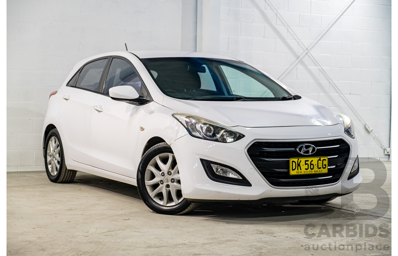 8/2015 Hyundai i30 Active GD MY14 5d Hatchback White 1.8L