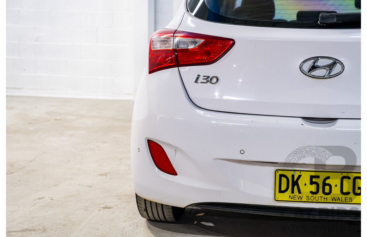8/2015 Hyundai i30 Active GD MY14 5d Hatchback White 1.8L