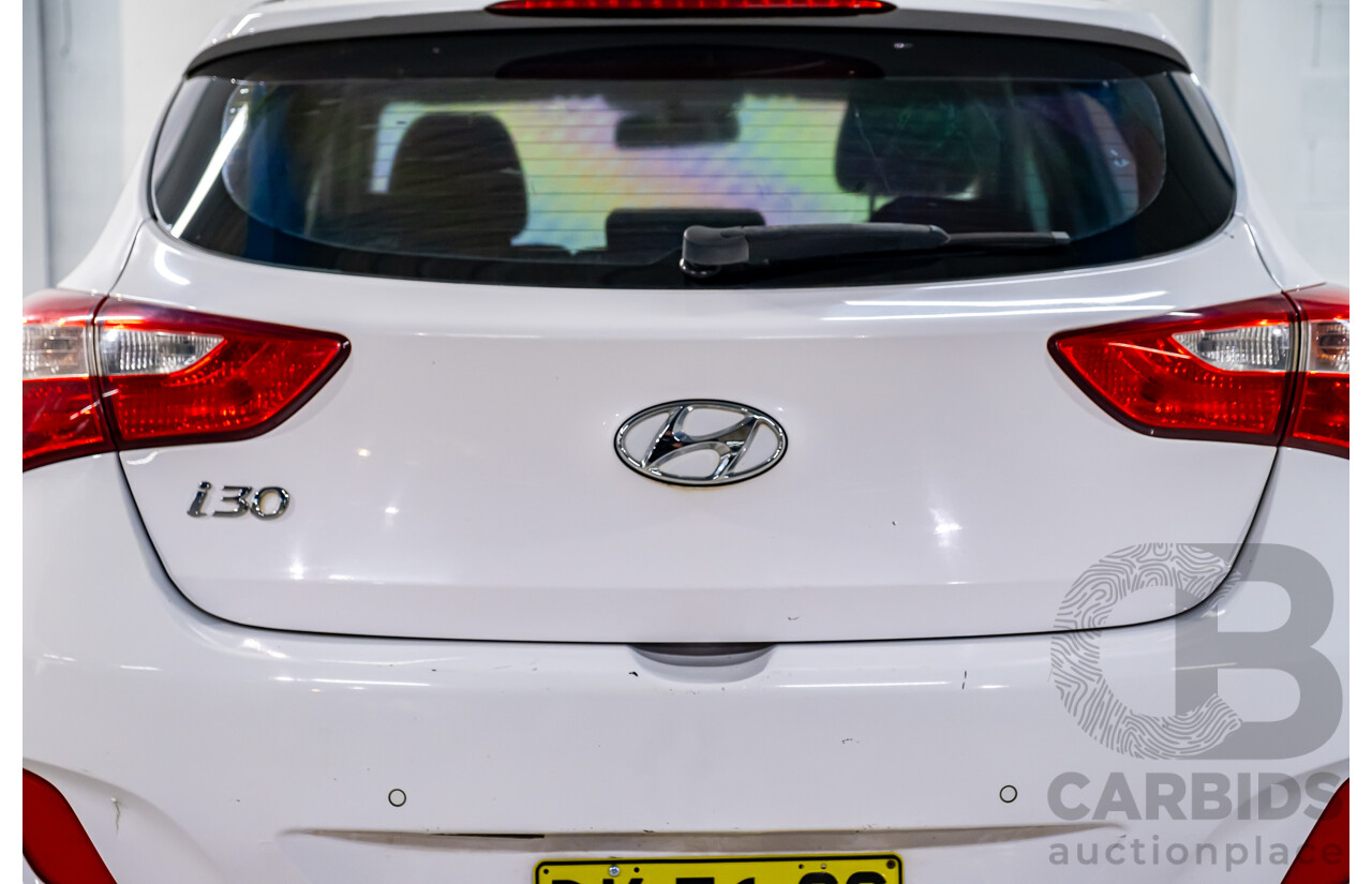 8/2015 Hyundai i30 Active GD MY14 5d Hatchback White 1.8L