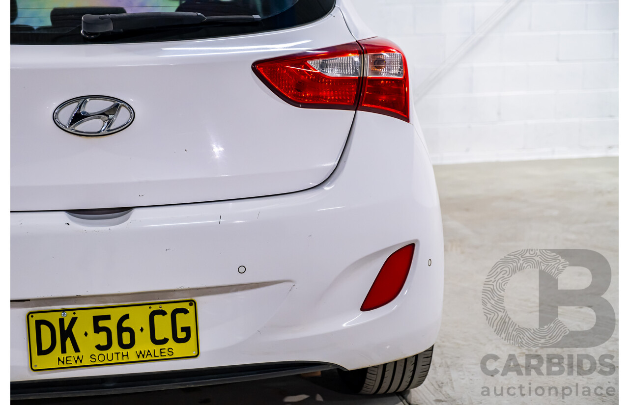 8/2015 Hyundai i30 Active GD MY14 5d Hatchback White 1.8L