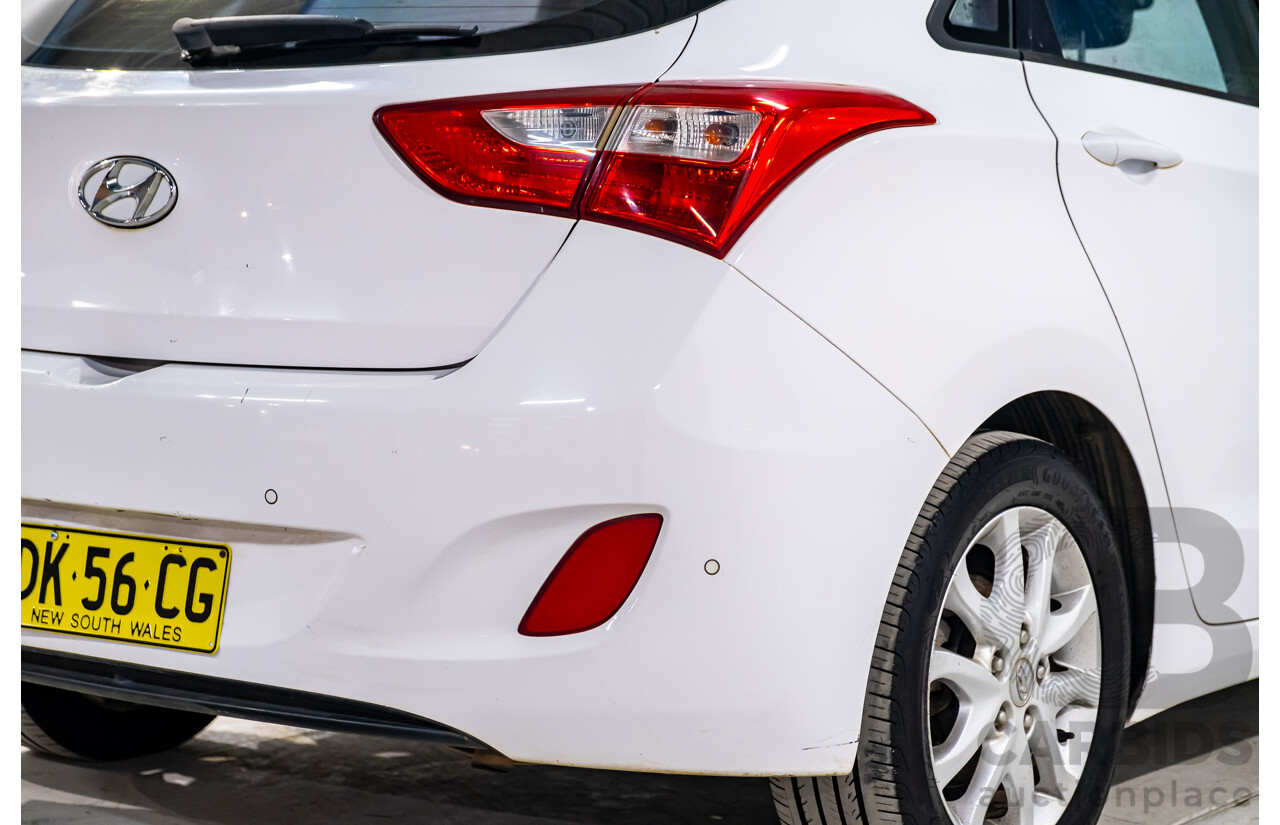 8/2015 Hyundai i30 Active GD MY14 5d Hatchback White 1.8L