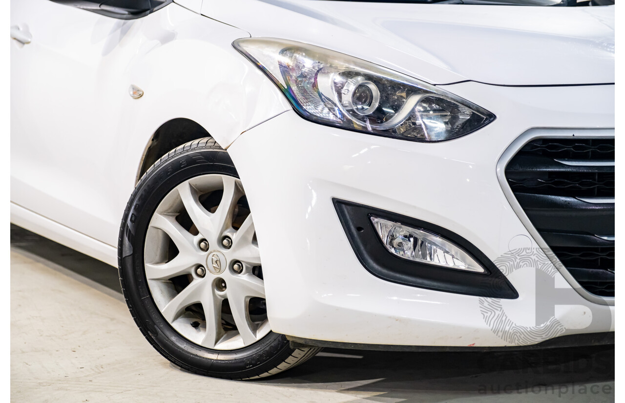 8/2015 Hyundai i30 Active GD MY14 5d Hatchback White 1.8L