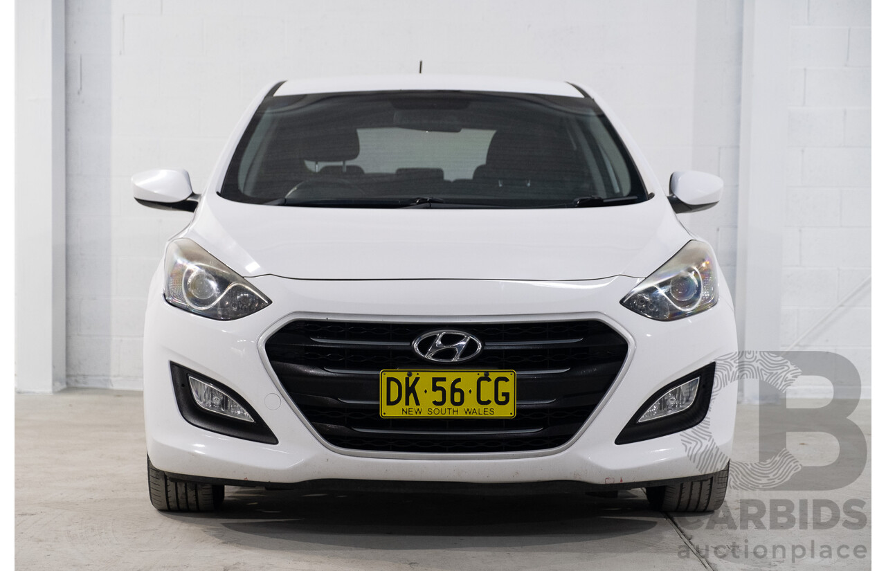8/2015 Hyundai i30 Active GD MY14 5d Hatchback White 1.8L