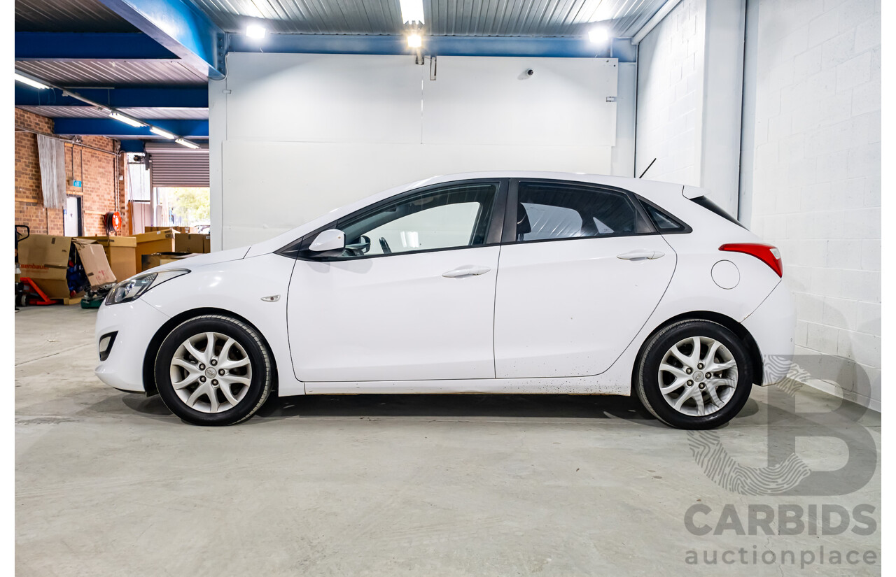 8/2015 Hyundai i30 Active GD MY14 5d Hatchback White 1.8L