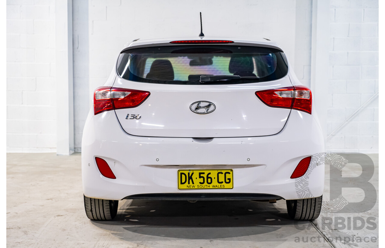 8/2015 Hyundai i30 Active GD MY14 5d Hatchback White 1.8L