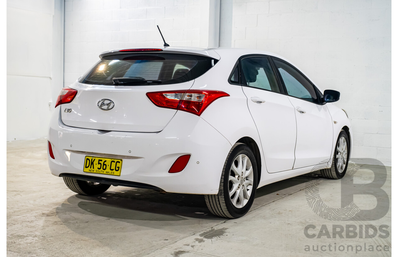 8/2015 Hyundai i30 Active GD MY14 5d Hatchback White 1.8L
