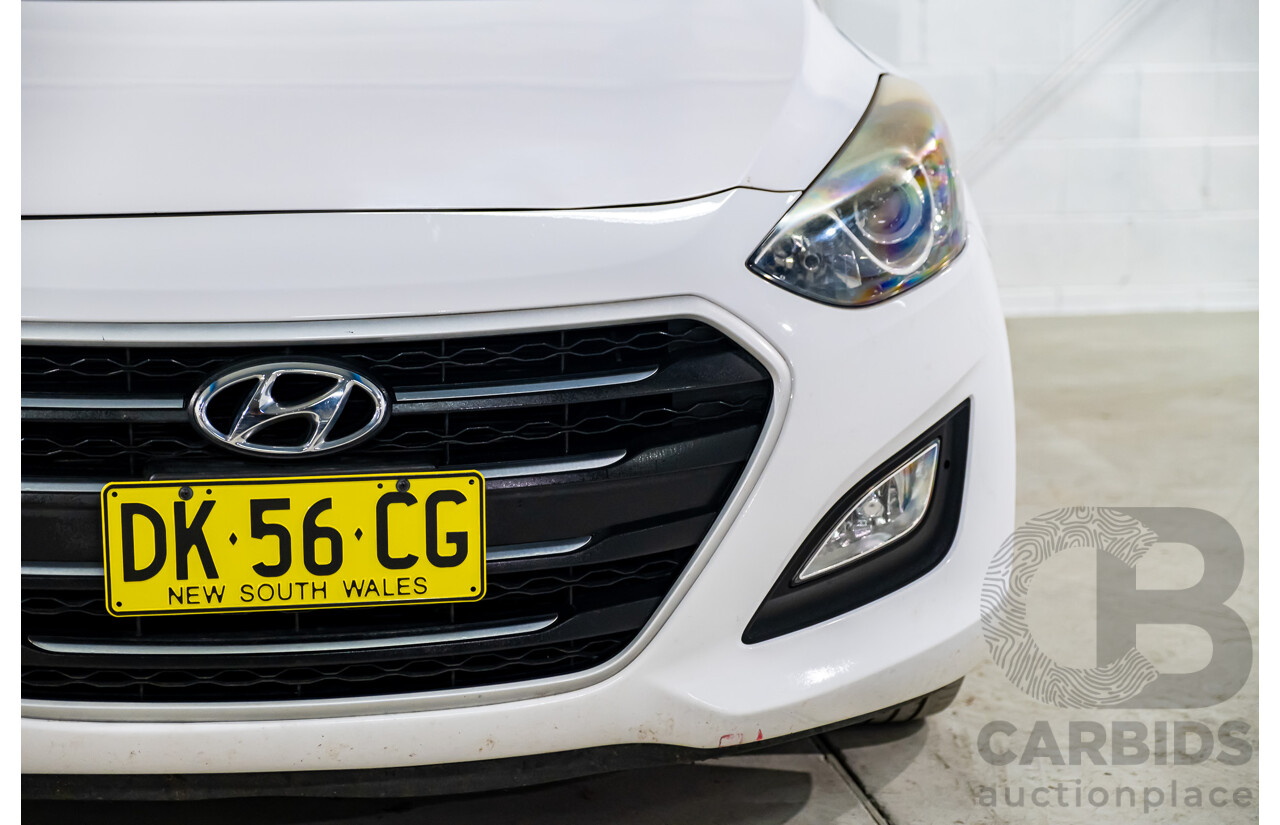8/2015 Hyundai i30 Active GD MY14 5d Hatchback White 1.8L